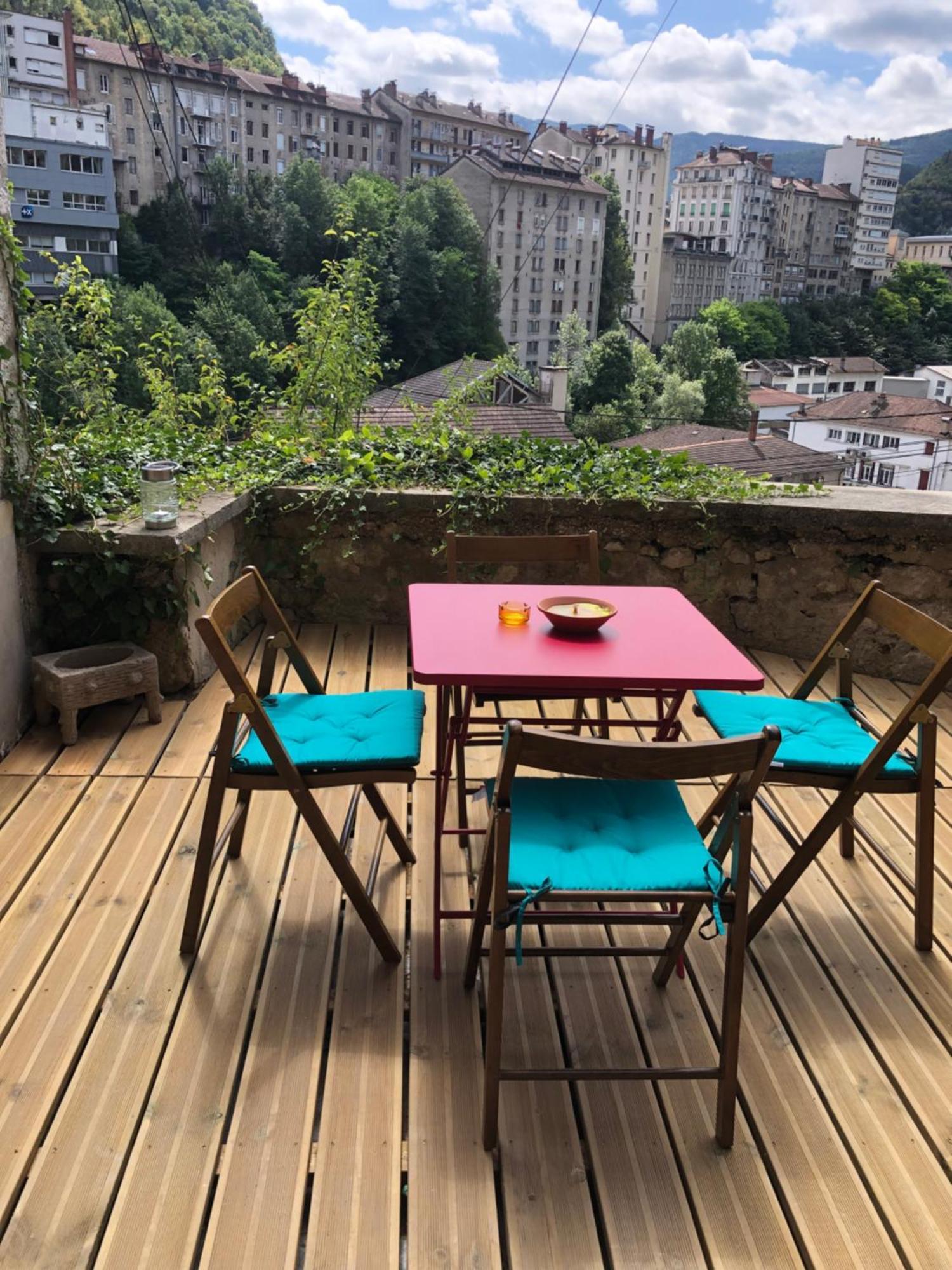 T2 Avec Terrasse Calme Et Ensoleillee Apartment Saint-Claude Exterior photo
